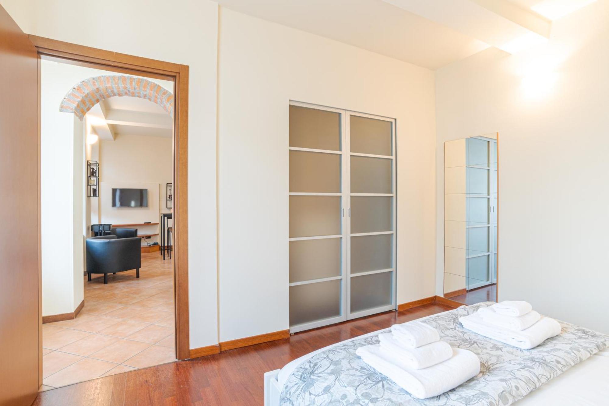 Cozy With Balcony- Center! Appartamento Côme